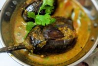 Hyderabadi Bagara Baingan: Tamarind-Spiced Eggplant