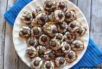 Hugs & Kisses Pretzel Snap Cookies: Sweet-Salty Holiday Treat