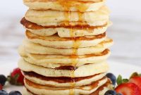 Fluffy Buttermilk Pancake Recipe for Light, Tender Stacks
