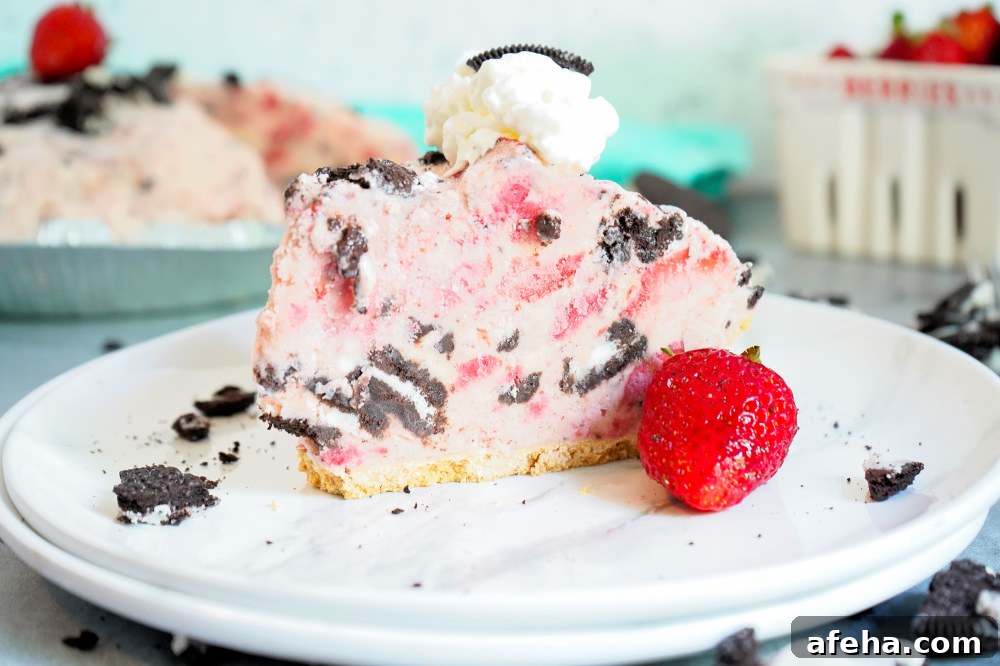 Frozen strawberry cookies n cream pie 