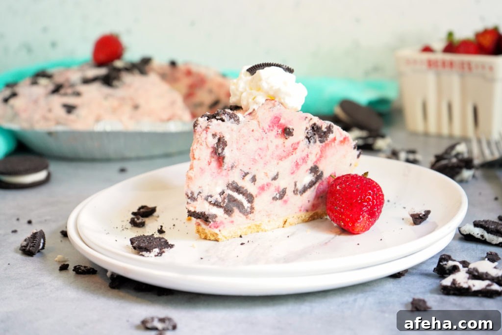 no bake  strawberry cookies n cream pie 