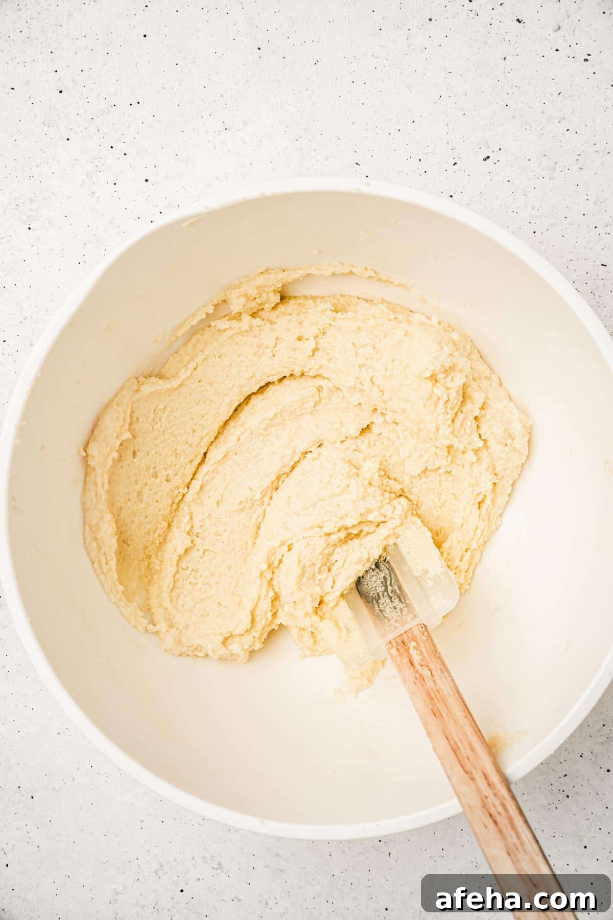 Crème d'amande maison dans un bol