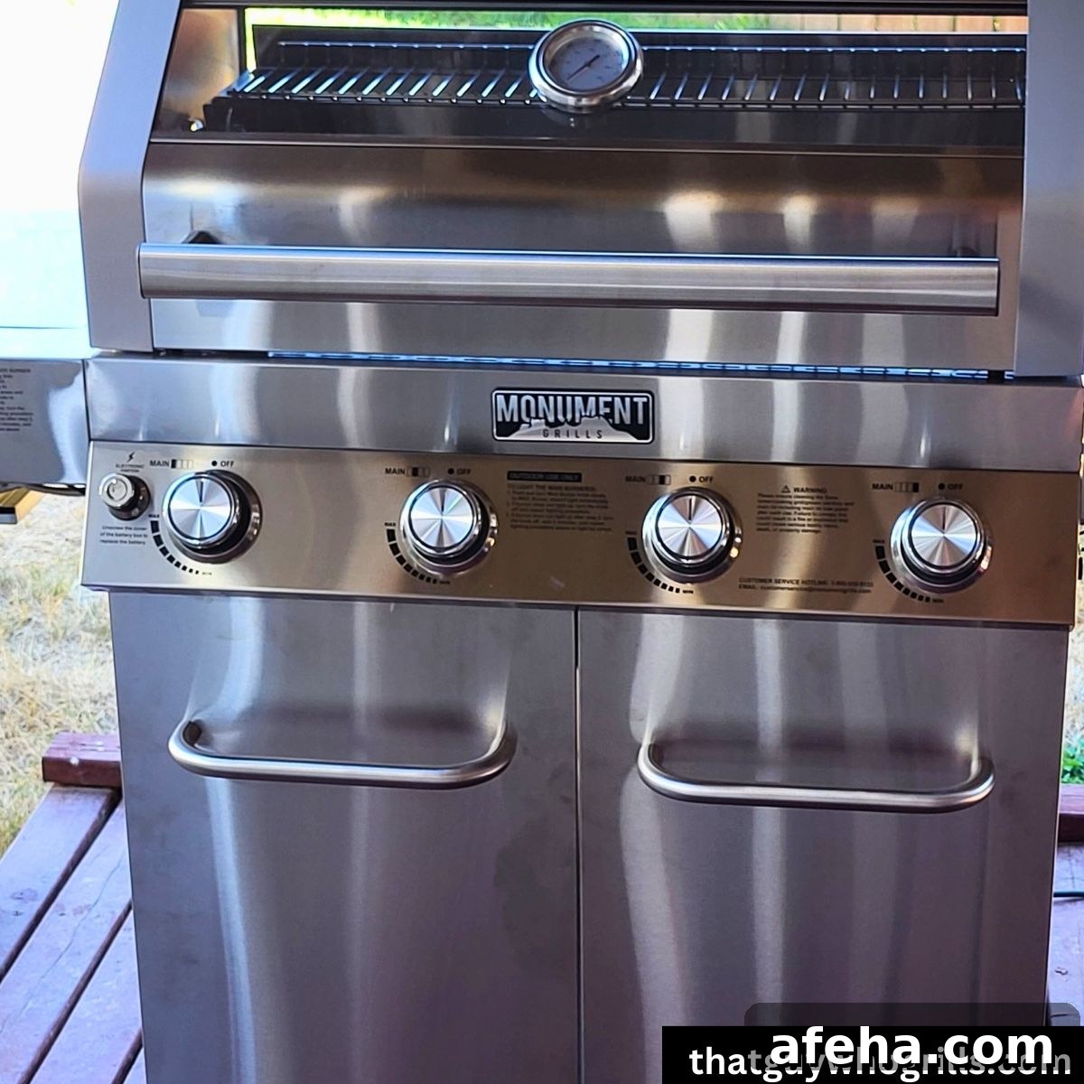 Monument Grills Stainless 35633 assembled with cabinet doors and lid closed