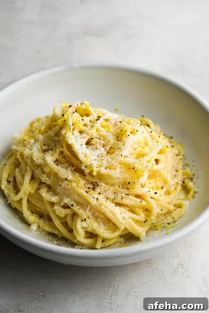 pasta al limone closeup 2