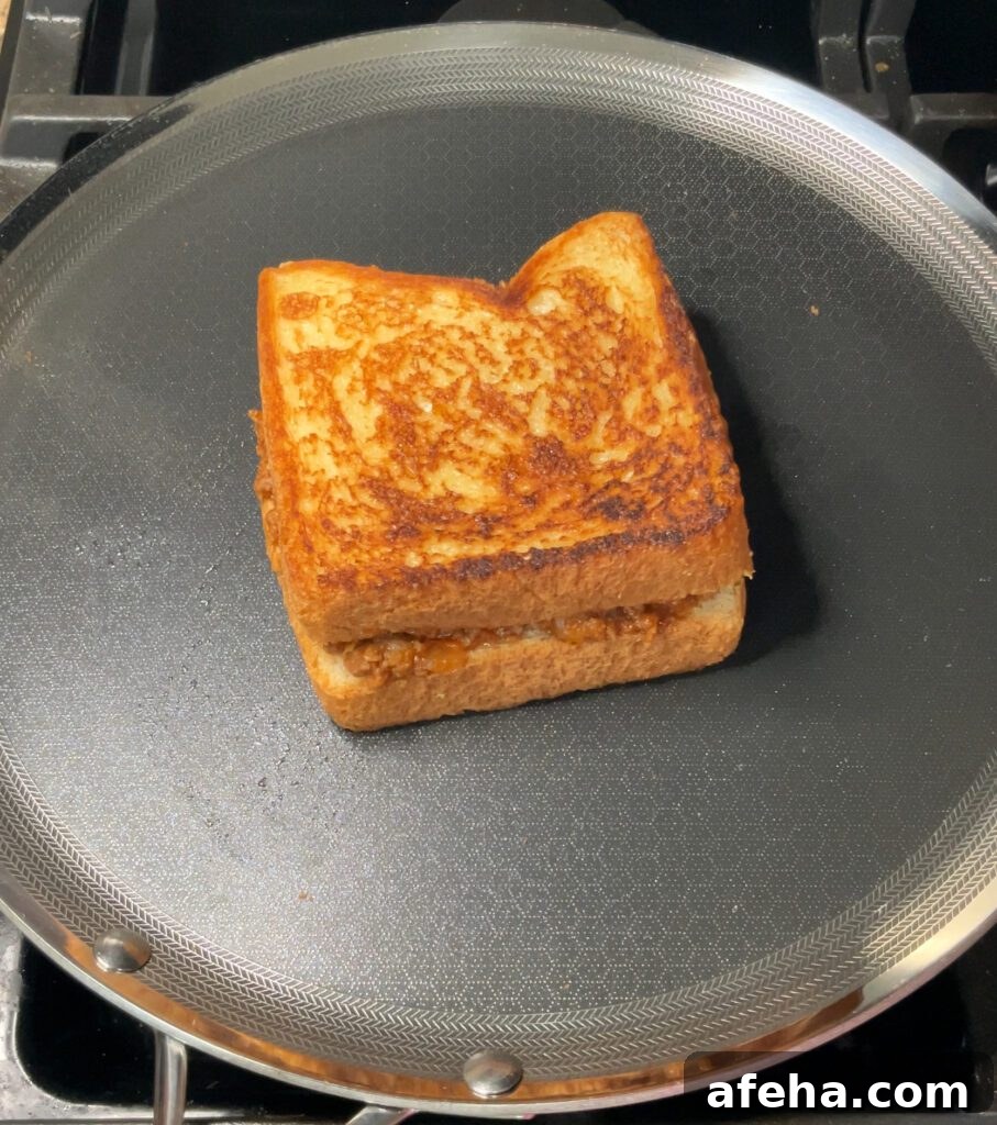 Grilled Cheese Sloppy Joes