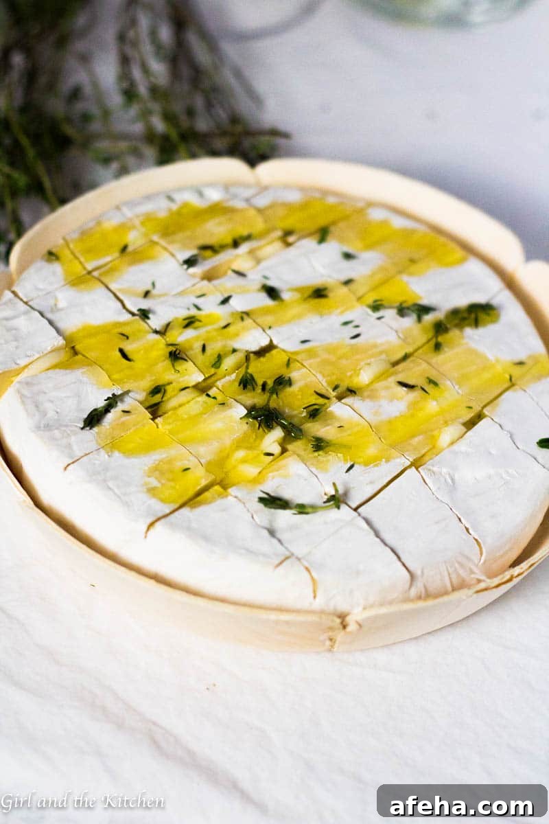 Garlic Baked Brie with 4 Ingredients — 15-Minute Appetizer 7 savory baked brie