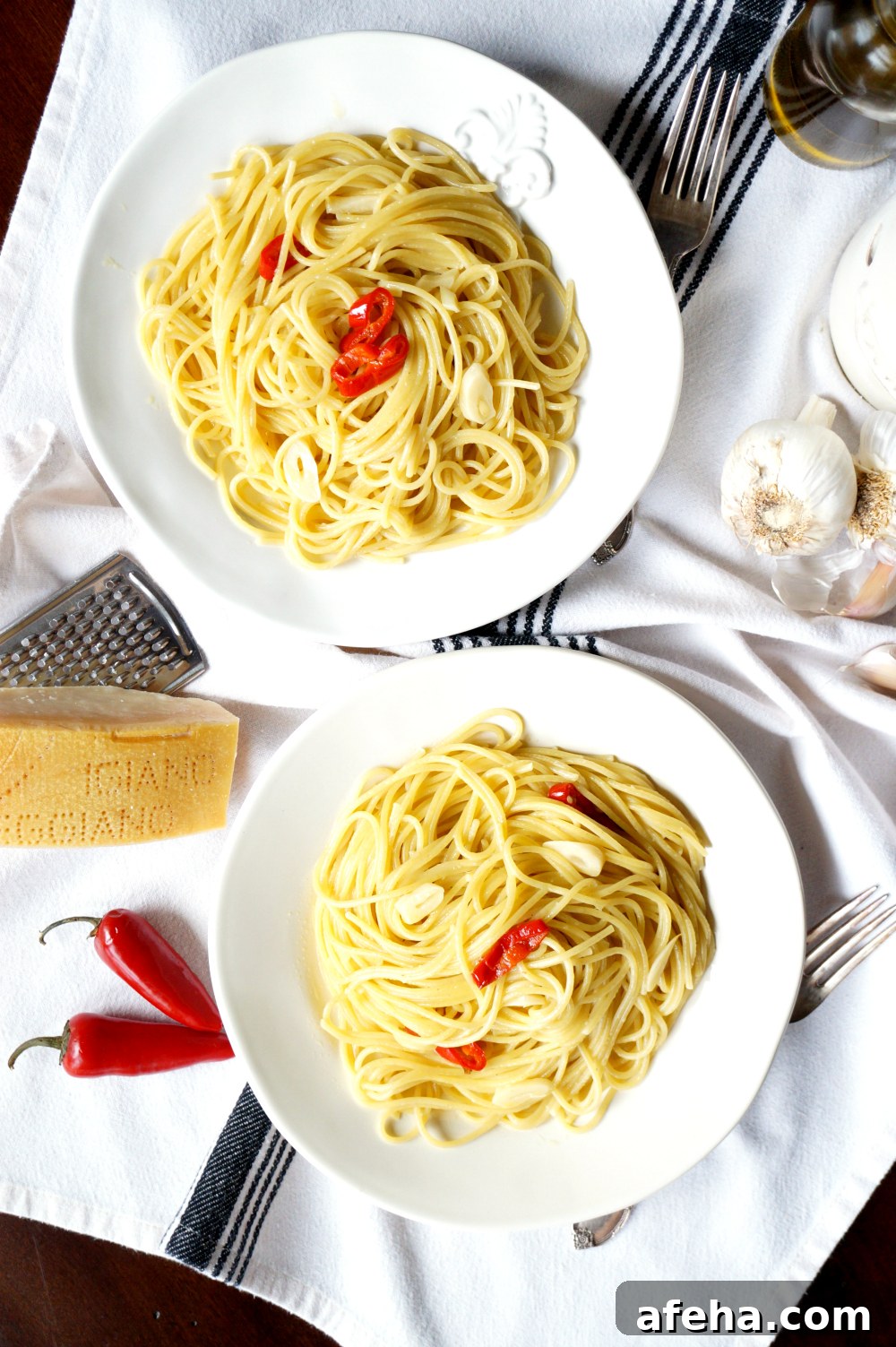 spaghetti aglio, olio & peperoncino | The Baking Fairy